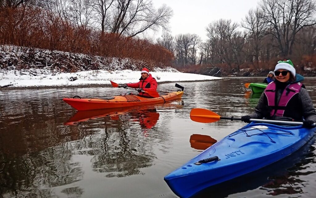 Błędy popełniane na spływach kajakowych oraz jak ich uniknąć Pagajos zimowe kajaki